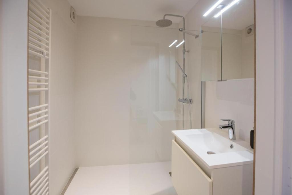 Luxury Apartment With Free Parking Oostende Exteriör bild